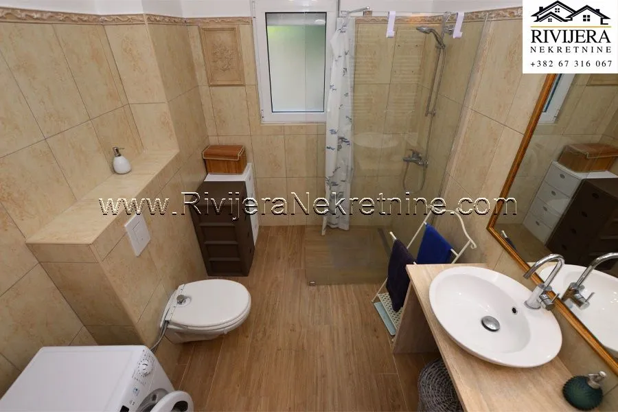 Prodaja, trosoban stan, 80m², Đenovići, Herceg Novi