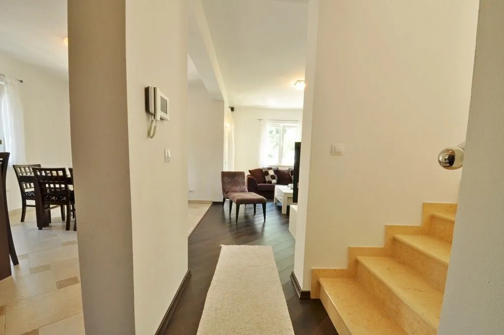 Sale, house, 131m², Lipci, Kotor