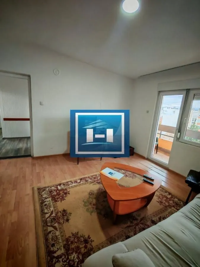 Izdavanje, dvosoban stan, 60m², Centar, Paraćin