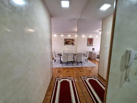 Izdavanje, četvorosoban stan, 102m², Bulevar patrijarha Pavla, Novi Sad Sve Podlokacije - image 10