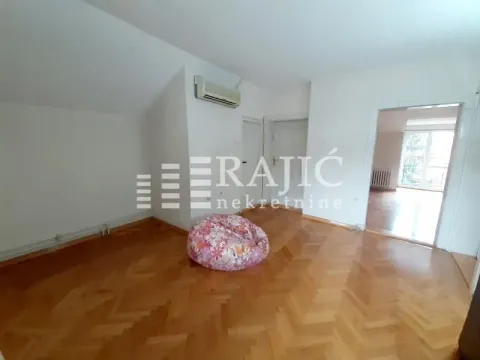 Empty living room with parquet flooring and air conditioning. - image 12