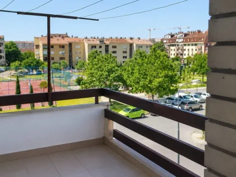Prodaja, jednosoban stan, 40m², Stari Aerodrom, Podgorica - image 11