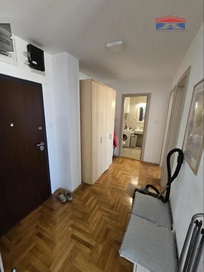Izdavanje, dvosoban stan, 56m², Bulevar Oslobodjenja, Novi Sad Sve Podlokacije