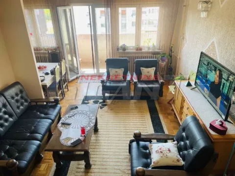 Prodaja, četvorosoban stan, 94m², Novi Beograd Sve Podlokacije, Beograd