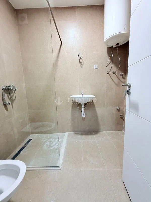 Izdavanje, jednosoban stan, 45m², Tološi, Podgorica