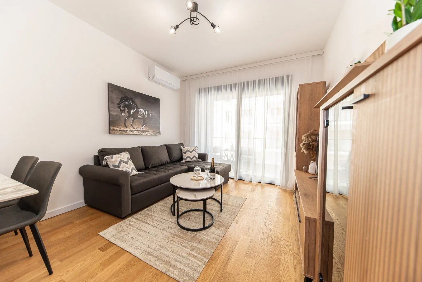 Izdavanje, jednosoban stan, 45m², Šušanj, Bar