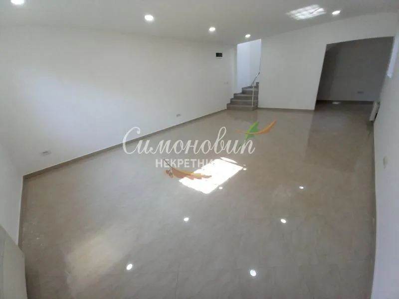 Sale, office space, 117m², Uciteljsko Naselje, Zvezdara Sve Podlokacije