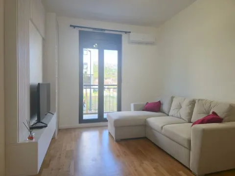 Izdavanje, jednosoban stan, 40m², Tološi, Podgorica - image 3
