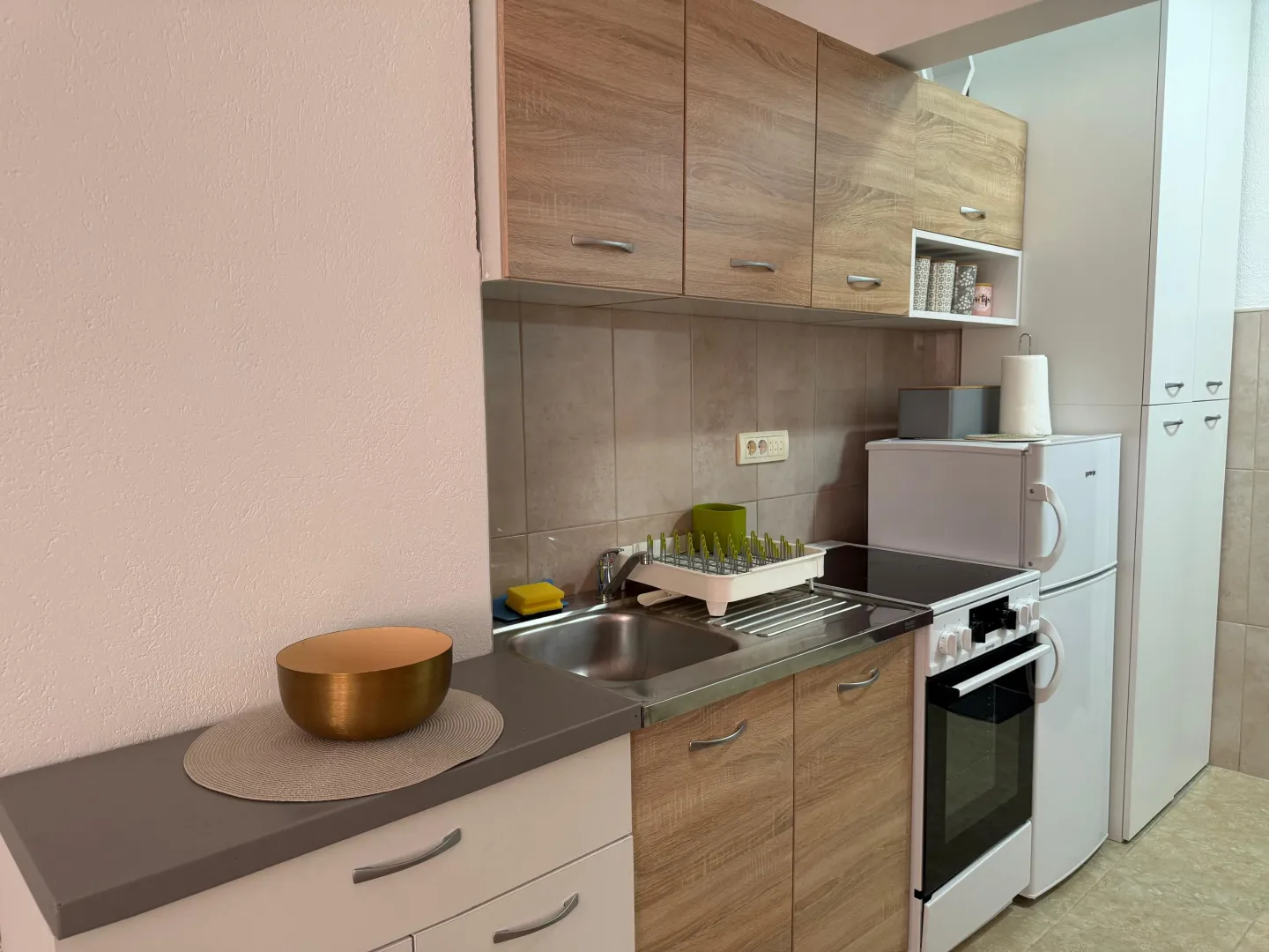 Izdavanje, jednosoban stan, 27m², Centar, Cetinje