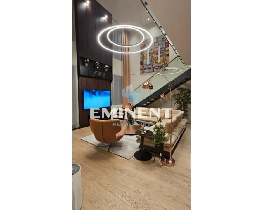 Izdavanje, četvorosoban stan, 160m², Savski Venac, Beograd