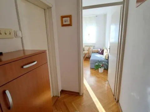Izdavanje, jednosoban stan, 30m², Savski Venac, Beograd - image 10
