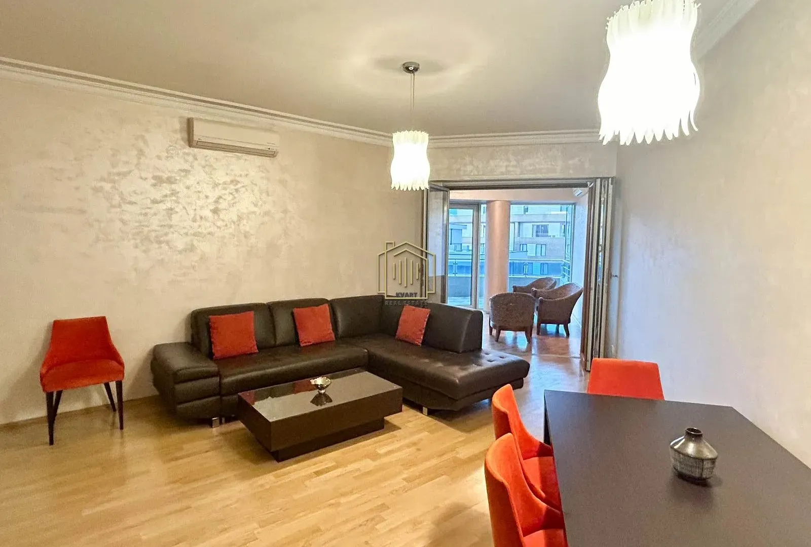 Izdavanje, dvosoban stan, 100m², Centar, Podgorica