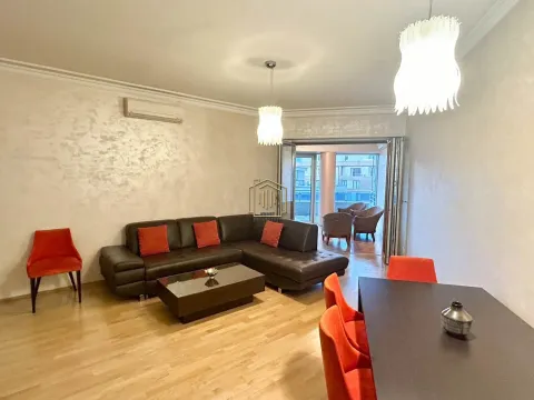 Izdavanje, dvosoban stan, 100m², Centar, Podgorica - image 1