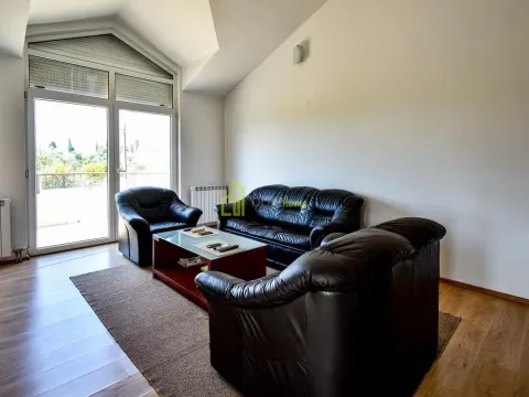 Izdavanje, kuća, 185m², Tološi, Podgorica - image 8