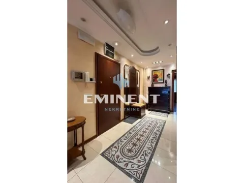 Izdavanje, trosoban stan, 140m², Stari Grad, Beograd - image 18