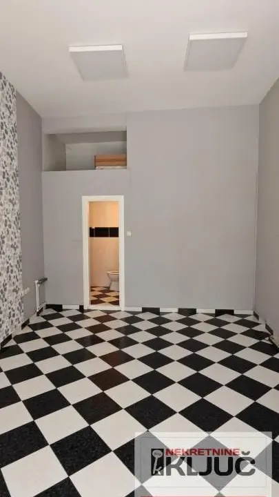 Rent, office space, 30m², Bulevar Oslobodjenja, Novi Sad Sve Podlokacije