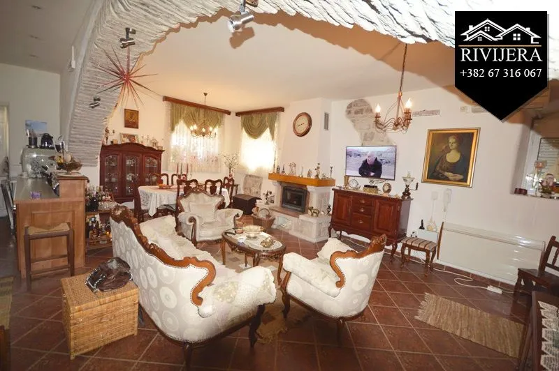 Prodaja, kuća, 130m², Kamenari, Herceg Novi