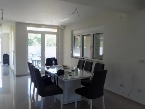 Sale, house, 327m², Ćuprija, Srbija - image 19