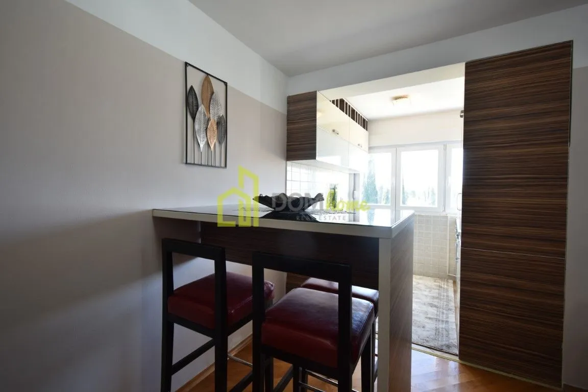 Izdavanje, dvosoban stan, 60m², Centar, Podgorica