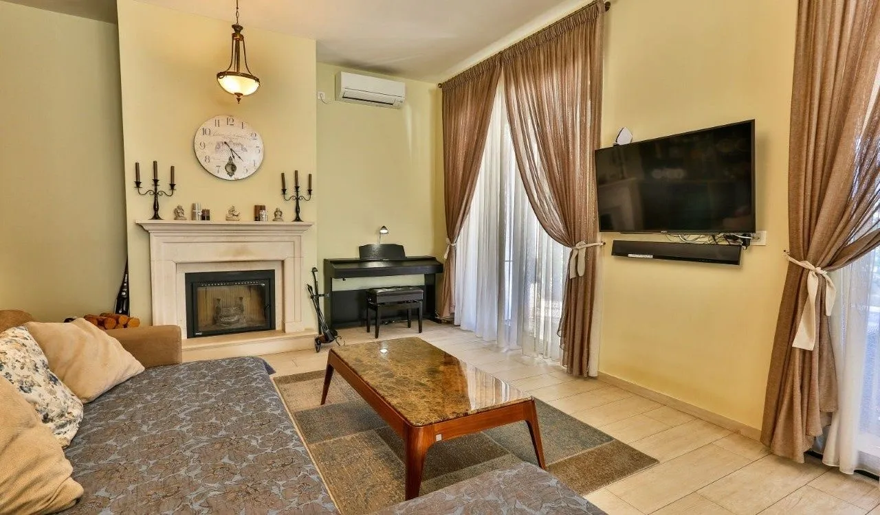 Prodaja, kuća, 240m², Donja Lastva, Tivat