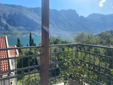 Sale, two bedroom apartment, 89m², Prčanj, Kotor - image 1