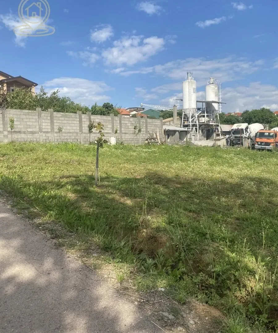 Prodaja, plac, 1300m², Zvezdara Sve Podlokacije, Beograd