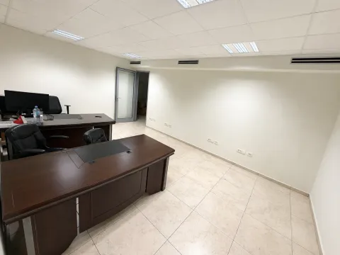 Rent, office space, 189m², Stari Aerodrom, Podgorica - image 5