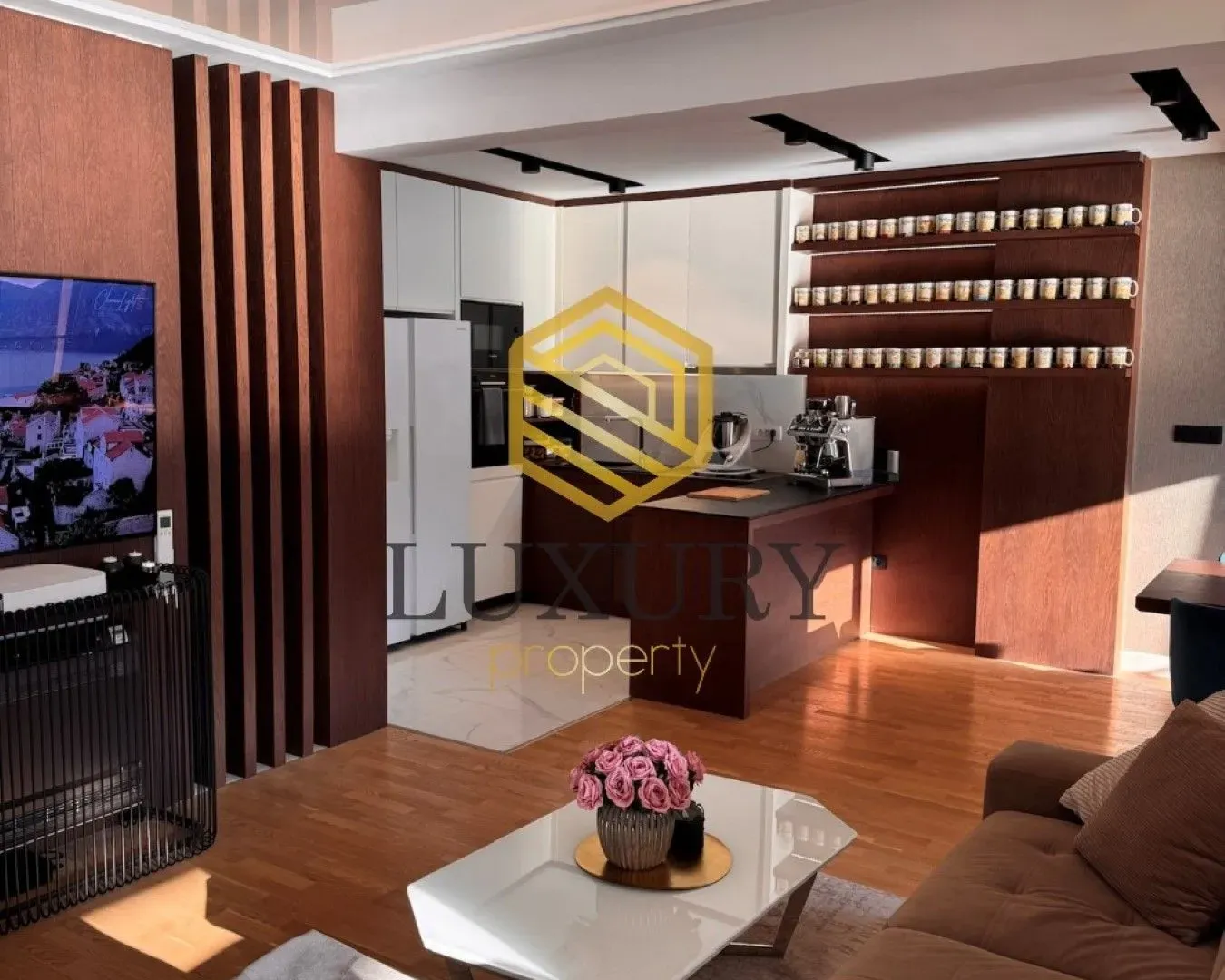 Sale, two bedroom apartment, 85m², Dobrota, Kotor