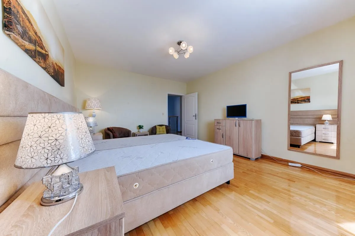 Prodaja, trosoban stan, 139m², Sveti Stefan, Budva