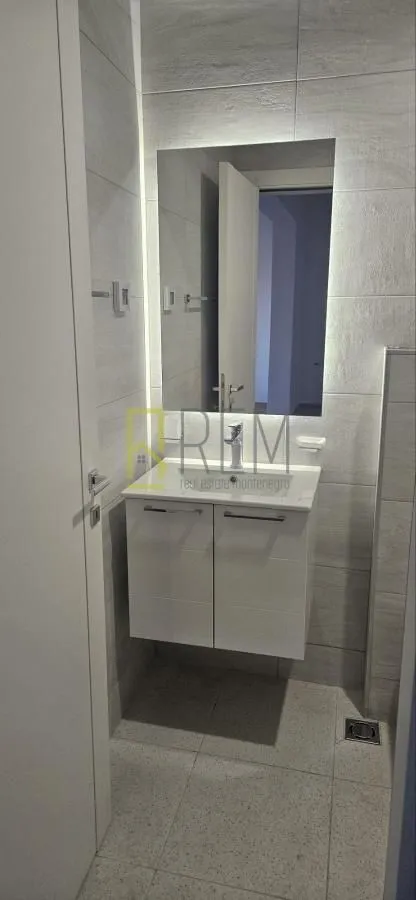 Prodaja, jednosoban stan, 45m², Stari Aerodrom, Podgorica