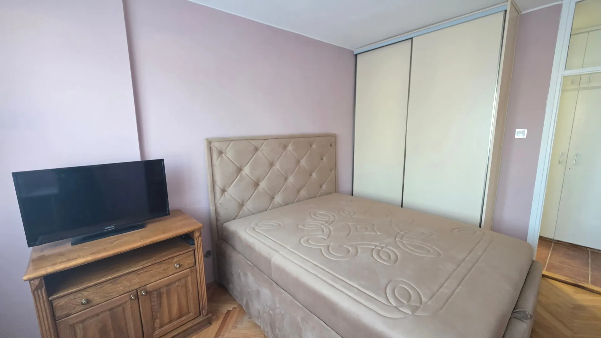 Izdavanje, jednosoban stan, 45m², Preko Morače, Podgorica