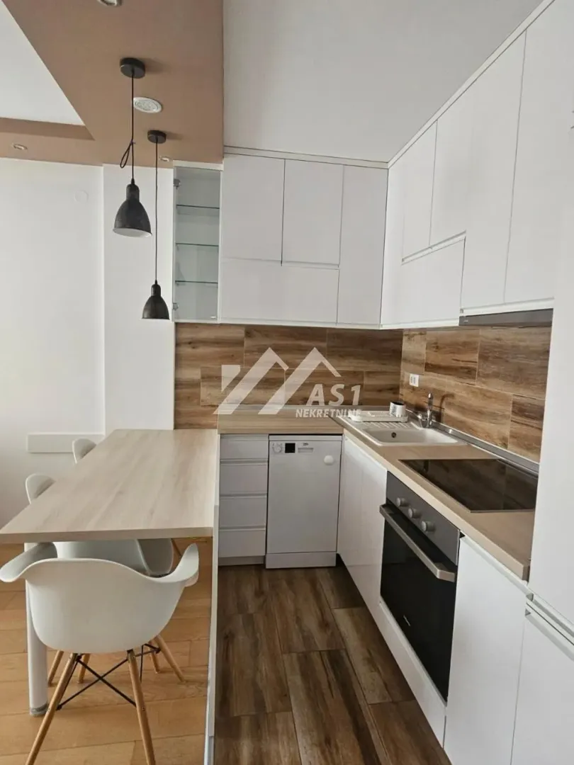 Izdavanje, dvosoban stan, 42m², Spens, Novi Sad Sve Podlokacije