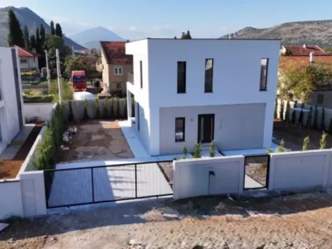 Izdavanje, kuća, 225m², Gornja Gorica, Podgorica - image 5