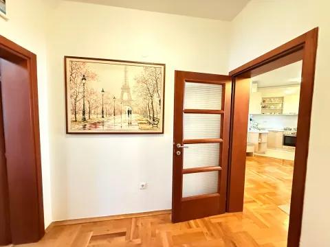 Prodaja, četvorosoban stan, 85m², Soho City, Bar - image 17