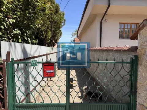 Kuća in Sarina Medja