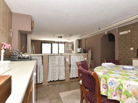 Rent, house, 200m², Stari Aerodrom, Podgorica - image 11