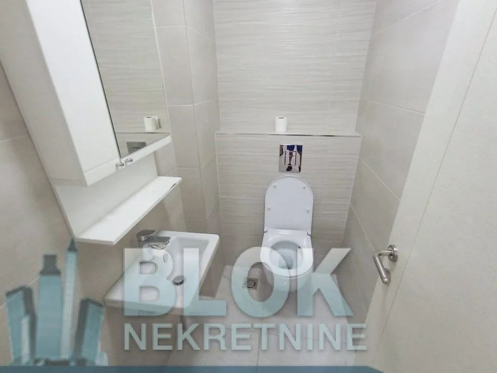 Izdavanje, trosoban stan, 95m², Blok 6, Podgorica