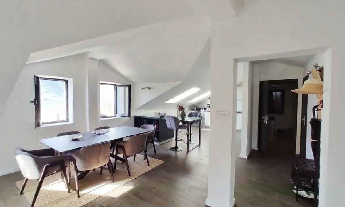 Sale, two bedroom apartment, 82m², Dobrota, Kotor