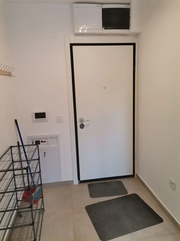 Izdavanje, dvosoban stan, 36m², Zemun Gornji Grad, Zemun Sve Podlokacije