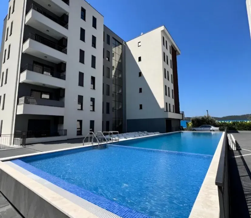 Rent, two bedroom apartment, 70m², Čeluga, Bar
