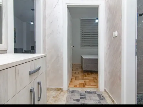 Izdavanje, jednosoban stan, 42m², Tuški Put, Podgorica - image 9