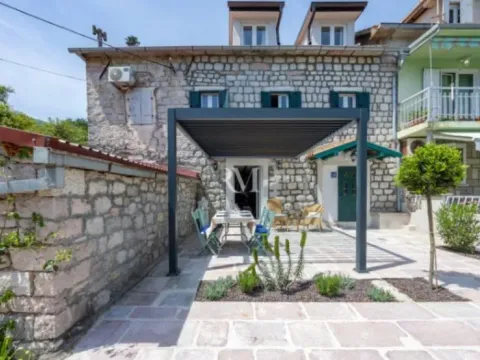 Izdavanje, kuća, 92m², Kamenari, Herceg Novi - image 2