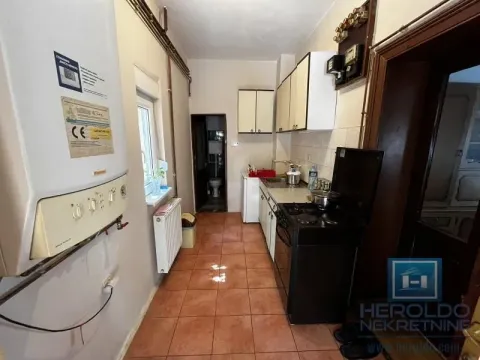 Prodaja, kuća, 228m², Centar, Jagodina