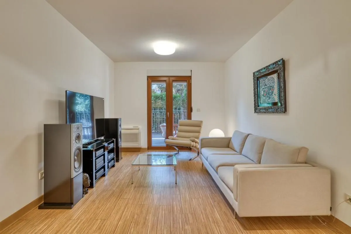 Prodaja, dvosoban stan, 90m², Podgorica, Crna Gora