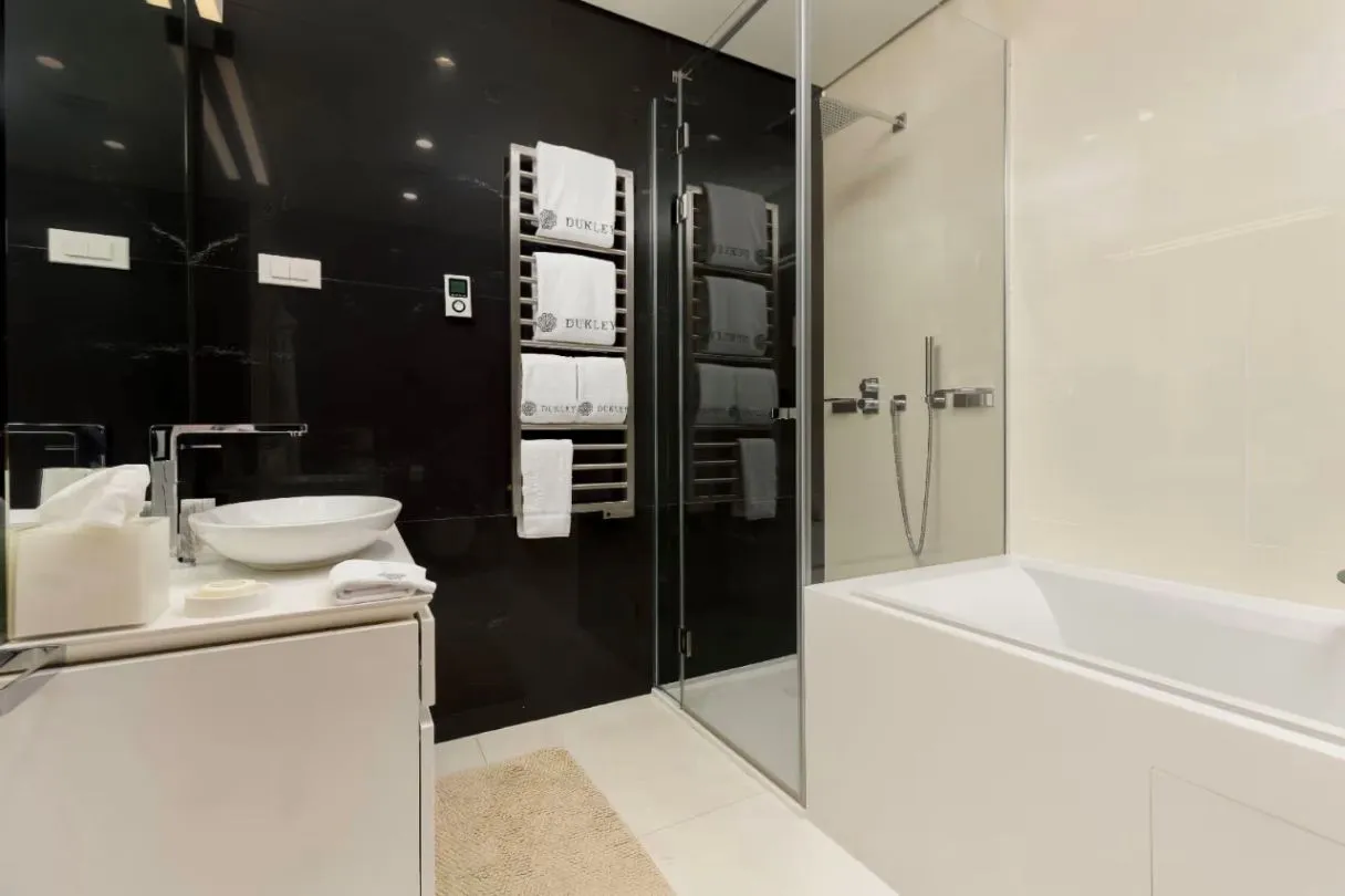 Sale, three bedroom apartment, 461m², Dukley Gardens, Budva
