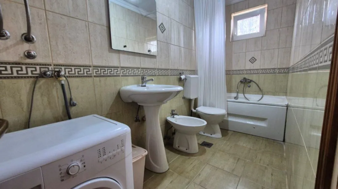 Izdavanje, jednosoban stan, 40m², Gornja Gorica, Podgorica