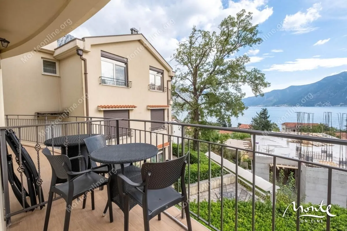 Prodaja, dvosoban stan, 104m², Orahovac, Kotor