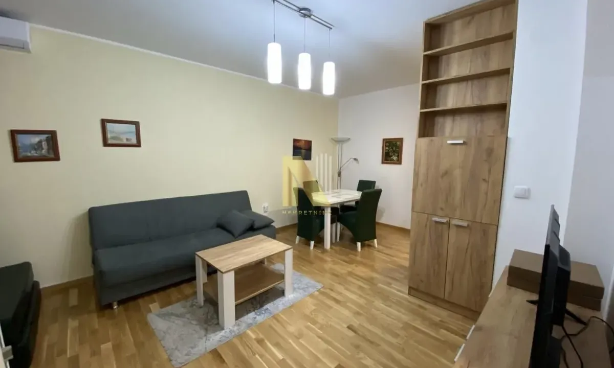 Izdavanje, dvosoban stan, 46m², Petrovaradin, Novi Sad