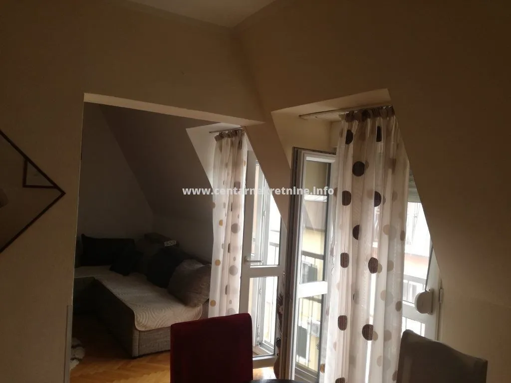 Prodaja, dvosoban stan, 68m², Centar, Cetinje