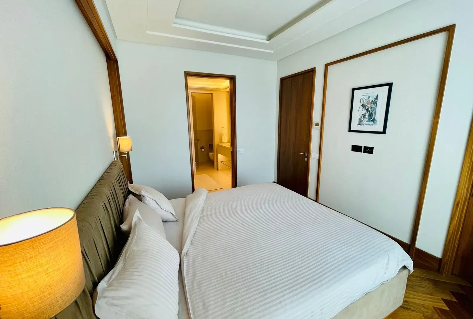 Izdavanje, dvosoban stan, 146m², Centar, Tivat